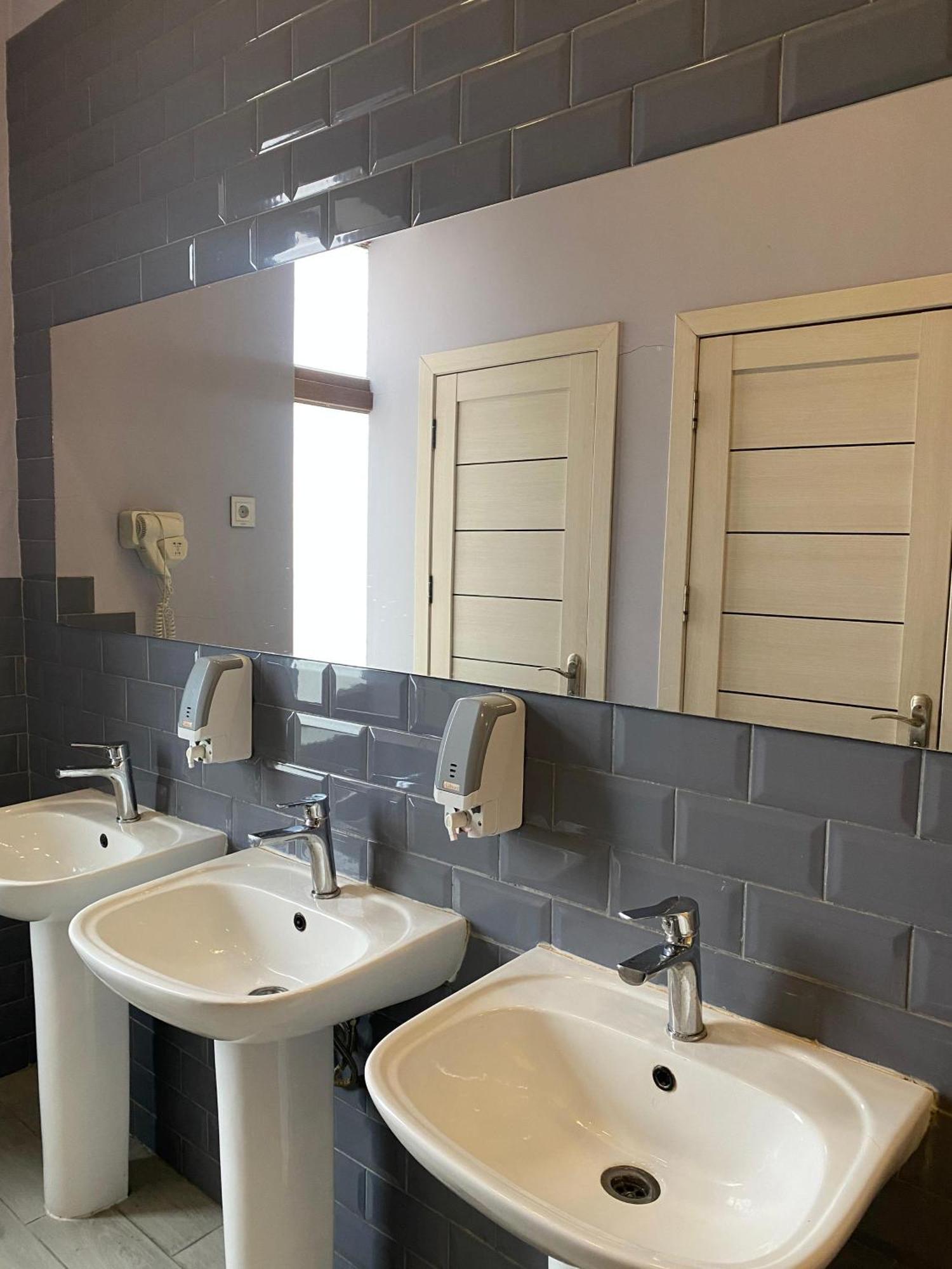 Central Hostel Sheki Ngoại thất bức ảnh